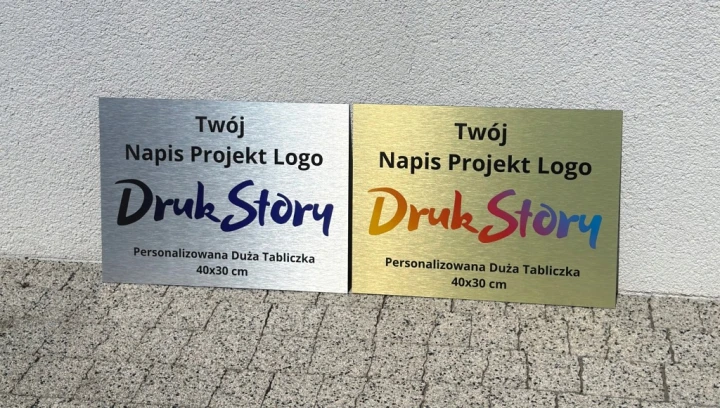 Duża tabliczka z własnym projektem 40x30 logo napis srebrna personalizowana