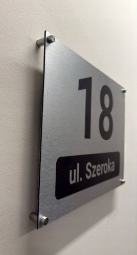 Duża tabliczka adresowa 40x30 cm numer domu ulica miasto srebrna + DYSTANSE