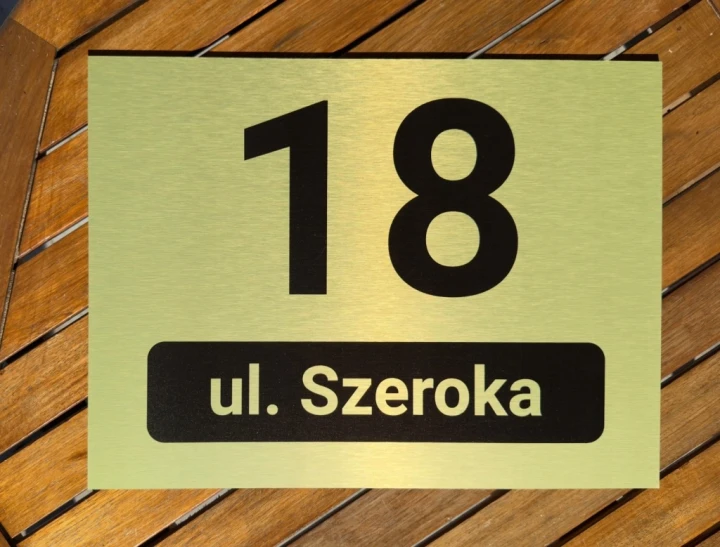 TABLICZKA ADRESOWA Z NUMEREM DOMU 40x30cm DUŻA ZŁOTA PERSONALIZOWANA WKRĘTY